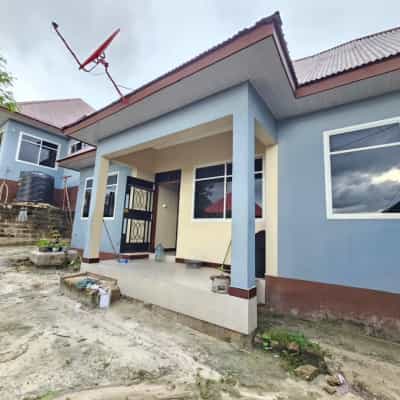 Apartment ya vyumba vitatu inapangishwa Kimara Suka, Dar Es Salaam Apartment ya vyumba vitatu inapangishwa Kimara Suka, Dar Es Salaam