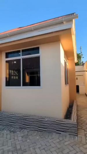 Apartment ya vyumba vitatu inapangishwa Kimara Suka, Dar Es Salaam Apartment ya vyumba vitatu inapangishwa Kimara Suka, Dar Es Salaam