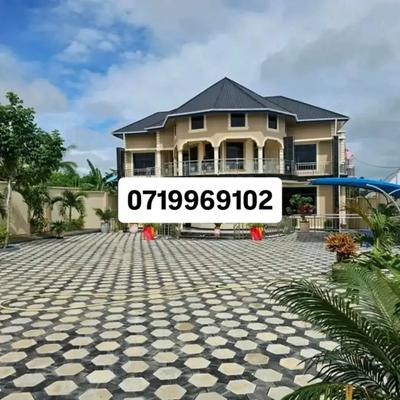 Nyumba ya vyumba vitano inauzwa Vikindu, Pwani (2900 sqm) Nyumba ya vyumba vitano inauzwa Vikindu, Pwani (2900 sqm)