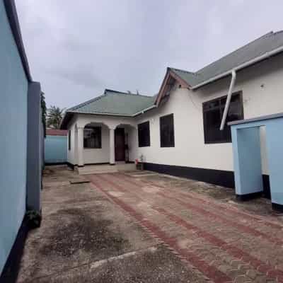 3 Bedrooms House for Rent in Kinyerezi Kibaga, Dar Es Salaam