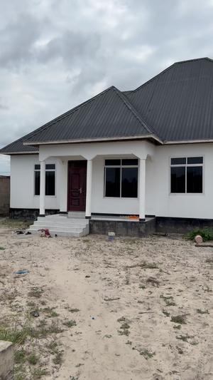 Nyumba ya vyumba vinne inauzwa Kigamboni Kibada Kisarawe 2 Kigogo Shule, Dar Es Salaam (600 sqm) Nyumba ya vyumba vinne inauzwa Kigamboni Kibada Kisarawe 2 Kigogo Shule, Dar Es Salaam (600 sqm)