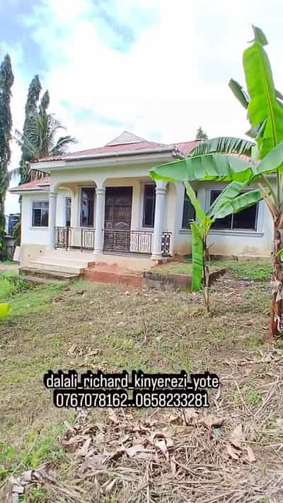 Nyumba ya vyumba vitatu inauzwa Kinyerezi Zabikha, Songas, Dar Es Salaam (1000 sqm)