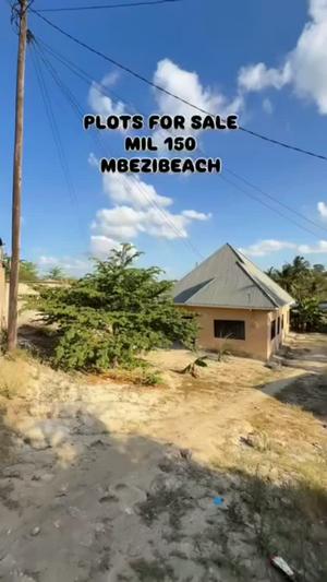 7 Bedrooms House for Sale in Mbezi Beach, Dar Es Salaam (700 sqm)