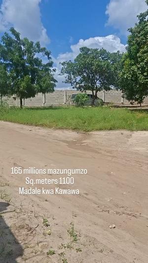 Nyumba ya vyumba vitatu inauzwa Madale Kwa Kawawa, Dar Es Salaam (1100 sqm) Nyumba ya vyumba vitatu inauzwa Madale Kwa Kawawa, Dar Es Salaam (1100 sqm)