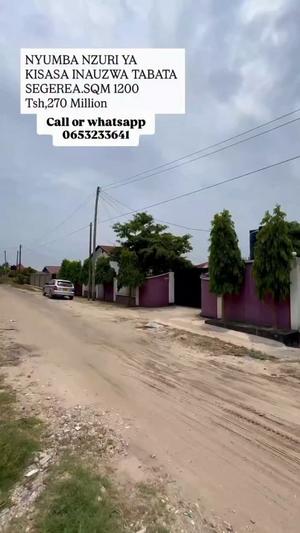Nyumba ya vyumba vitatu inauzwa Tabata Segerea, Dar Es Salaam (1200 sqm) Nyumba ya vyumba vitatu inauzwa Tabata Segerea, Dar Es Salaam (1200 sqm)