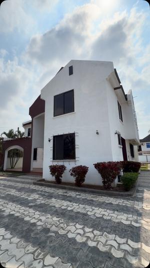 4 Bedrooms Villa for Sale in Mbezi Beach, Dar Es Salaam (1000 sqm) 4 Bedrooms Villa for Sale in Mbezi Beach, Dar Es Salaam (1000 sqm)