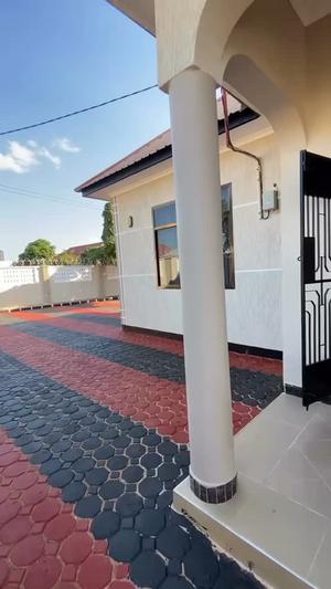 Nyumba ya vyumba vitatu inauzwa Kisasa, Dodoma (600 sqm) Nyumba ya vyumba vitatu inauzwa Kisasa, Dodoma (600 sqm)
