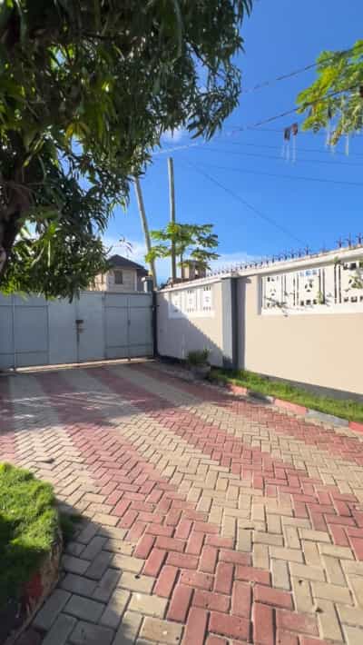 Apartment ya chumba kimoja inapangishwa Mbezi Beach Shoppers, Dar Es Salaam Apartment ya chumba kimoja inapangishwa Mbezi Beach Shoppers, Dar Es Salaam