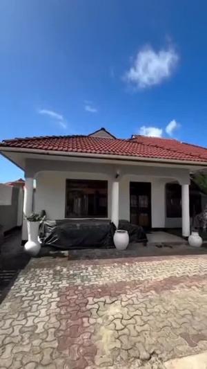 Nyumba/Apartment ya vyumba vitatu inapangishwa Bahari Beach, Dar Es Salaam Nyumba/Apartment ya vyumba vitatu inapangishwa Bahari Beach, Dar Es Salaam