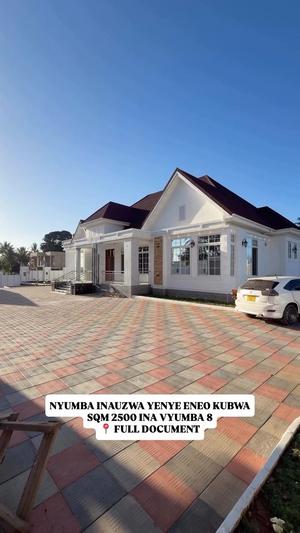 Nyumba ya vyumba 8 inauzwa Goba, Dar Es Salaam (2500 sqm) Nyumba ya vyumba 8 inauzwa Goba, Dar Es Salaam (2500 sqm)