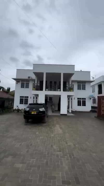 Apartment ya vyumba vitatu inapangishwa Mbezi Beach, Dar Es Salaam