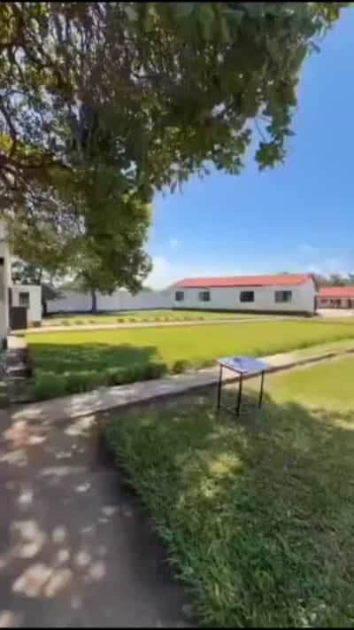 Shule inauzwa Bahari Beach, Dar Es Salaam (2000 sqm)