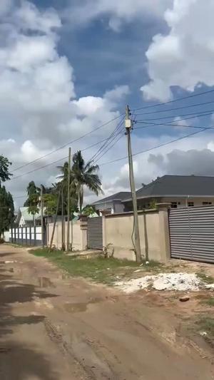 Kiwanja kinauzwa Mbezi Beach Makonde, Dar Es Salaam sqm 860 Kiwanja kinauzwa Mbezi Beach Makonde, Dar Es Salaam sqm 860