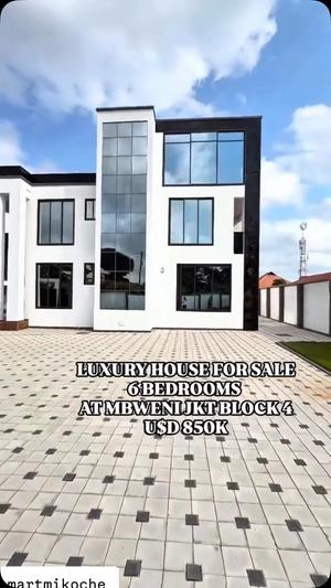 Nyumba ya vyumba 6 inauzwa Mbweni JKT, Dar Es Salaam (1300 sqm)