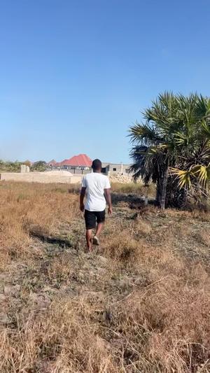 Kiwanja kinauzwa Kigamboni Dege, Dar Es Salaam (2.5 acre)