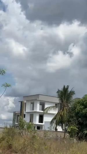 Kiwanja kinauzwa Bunju B, Kwa Zamaradi, Dar Es Salaam (700 sqm)