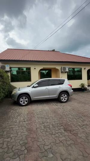 Nyumba/Apartment ya vyumba viwili inapangishwa Kinondoni Leaders, Dar Es Salaam