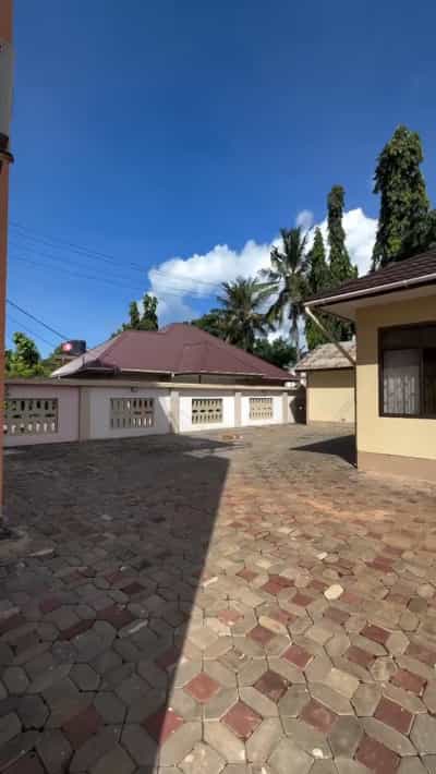 Apartment ya vyumba vitatu inapangishwa Mbezi Beach Ushuarini, Dar Es Salaam