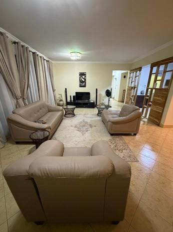 Apartment (Furnished) ya vyumba vitatu inapangishwa Upanga, Dar Es Salaam Apartment (Furnished) ya vyumba vitatu inapangishwa Upanga, Dar Es Salaam