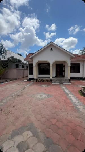 3 Bedrooms House for Rent in Kisiwani, Dar Es Salaam 3 Bedrooms House for Rent in Kisiwani, Dar Es Salaam