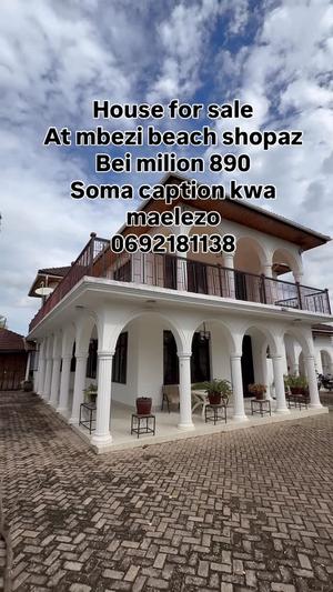 Nyumba ya vyumba vitano inauzwa Mbezi Beach, Dar Es Salaam (900 sqm)