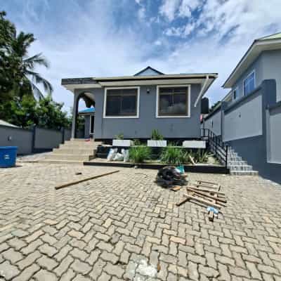 Godown/Ghala linapangishwa Mbezi, Dar Es Salaam