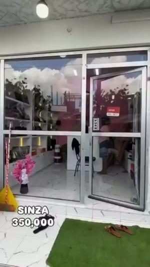 Duka linapangishwa Sinza, Dar Es Salaam