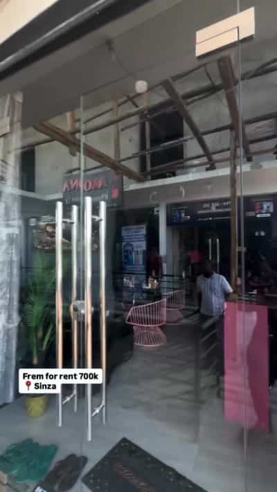 Duka linapangishwa Sinza, Dar Es Salaam