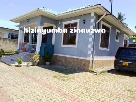 Nyumba inauzwa Mbezi Beach, Dar Es Salaam (1000 sqm) Nyumba inauzwa Mbezi Beach, Dar Es Salaam (1000 sqm)