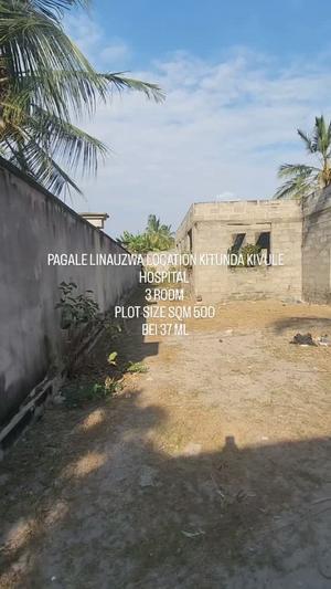Kiwanja kinauzwa Kitunda Kivule Hospital, Dar Es Salaam (500 sqm) Kiwanja kinauzwa Kitunda Kivule Hospital, Dar Es Salaam (500 sqm)