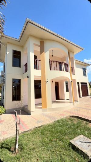 6 Bedrooms House for Rent in Bahar Beach, Dar Es Salaam 6 Bedrooms House for Rent in Bahar Beach, Dar Es Salaam