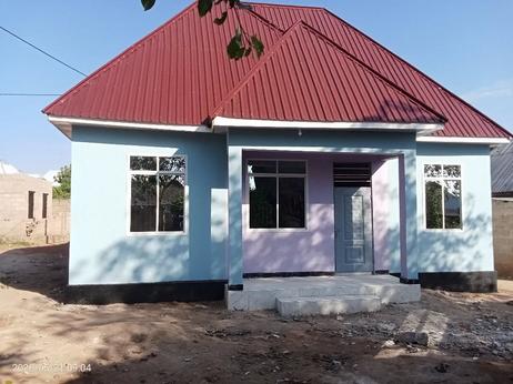 Nyumba ya vyumba vitatu inauzwa Kishiri Center, Mwanza (600 sqm) Nyumba ya vyumba vitatu inauzwa Kishiri Center, Mwanza (600 sqm)