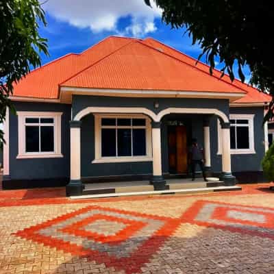 3 Bedrooms House for Rent in Mahina, Mwanza