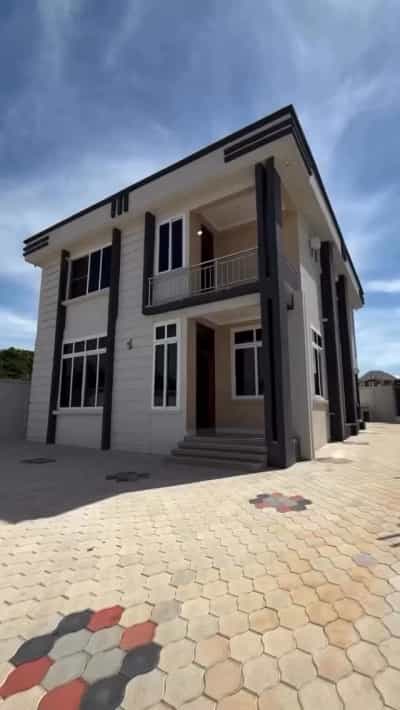 Nyumba ya vyumba vinne inapangishwa MBWENI KILIMA HEWA, Dar Es Salaam