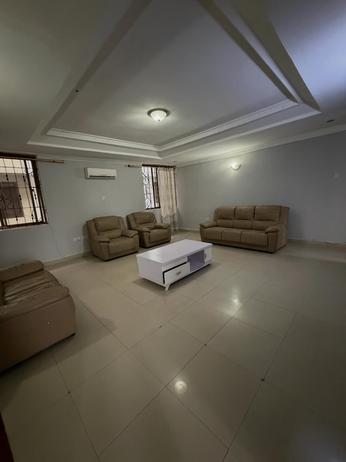 Apartment (Furnished) ya vyumba vitatu inapangishwa Mikocheni, Dar Es Salaam