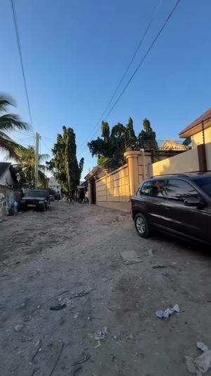 Nyumba inauzwa Kinondoni, Dar Es Salaam (400 sqm) Nyumba inauzwa Kinondoni, Dar Es Salaam (400 sqm)