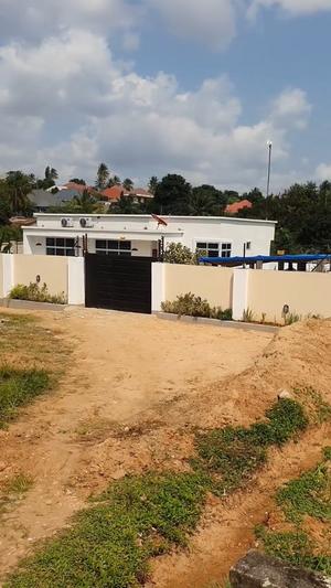 Kiwanja kinauzwa Goba Kulangwa, Dar Es Salaam sqm 2700 Kiwanja kinauzwa Goba Kulangwa, Dar Es Salaam sqm 2700