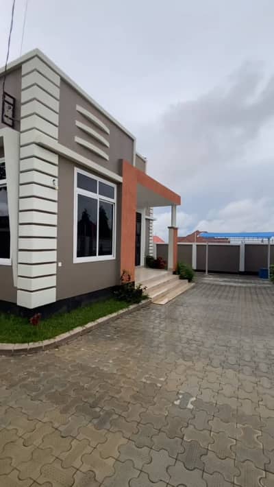 Nyumba ya vyumba vinne inapangishwa Kisima, Kilimanjaro