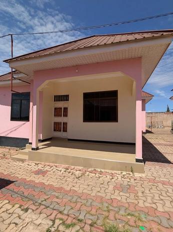 Nyumba ya vyumba vitatu inapangishwa Nyegezi Majengo Mapya, Mwanza Nyumba ya vyumba vitatu inapangishwa Nyegezi Majengo Mapya, Mwanza