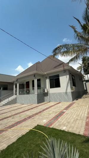 Nyumba ya vyumba vitatu inauzwa Tegeta Masaiti, Dar Es Salaam (500 sqm) Nyumba ya vyumba vitatu inauzwa Tegeta Masaiti, Dar Es Salaam (500 sqm)