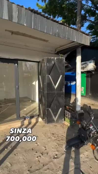 Duka linapangishwa Sinza, Dar Es Salaam