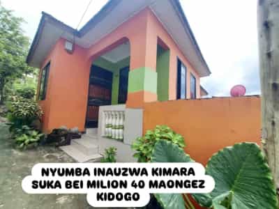 Nyumba ya vyumba vitatu inauzwa Kimara Suka, Dar Es Salaam (400 sqm)