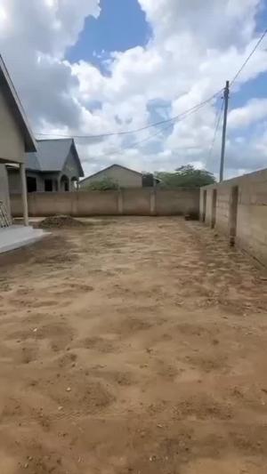 Nyumba ya vyumba vinne inauzwa Mkundi, Morogoro (700 sqm)