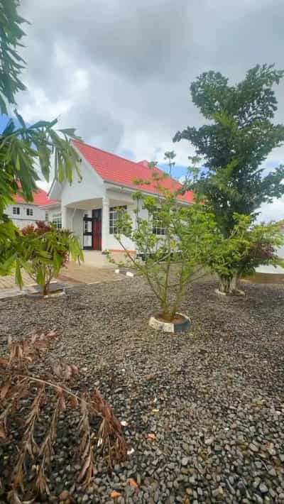 Godown/Ghala linapangishwa Bunju, Dar Es Salaam