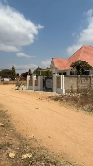 Kiwanja kinauzwa Dodoma Mjini Ntyuka Center (300 sqm) Kiwanja kinauzwa Dodoma Mjini Ntyuka Center (300 sqm)