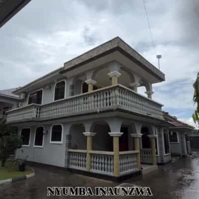 Nyumba ya vyumba vitano inauzwa Bahari Beach, Dar Es Salaam (850 sqm)