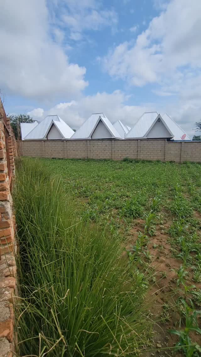 Kiwanja kinauzwa Mkimbizi, Iringa