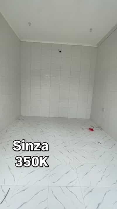 Duka linapangishwa Sinza, Dar Es Salaam