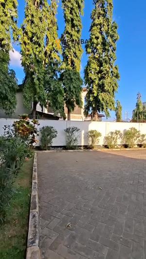 Apartment ya vyumba vitatu inapangishwa Mikocheni, Dar Es Salaam Apartment ya vyumba vitatu inapangishwa Mikocheni, Dar Es Salaam