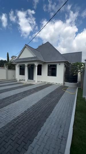 Nyumba ya vyumba vitatu inauzwa Madale Shule, Dar Es Salaam (400 sqm) Nyumba ya vyumba vitatu inauzwa Madale Shule, Dar Es Salaam (400 sqm)